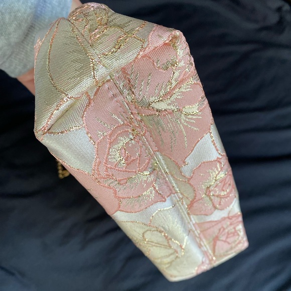 Vintage Floral Pink and Gold Clutch - Picture 3 of 6